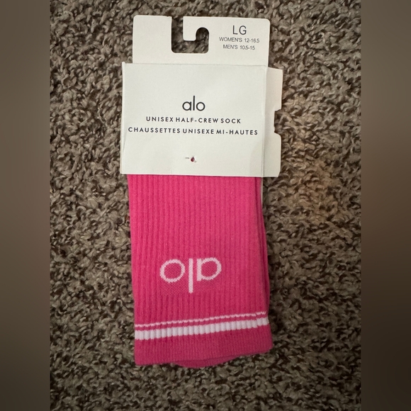 Alo Yoga Unisex Half-Crew Socks Pink & White New With Tags - Picture 2 of 3